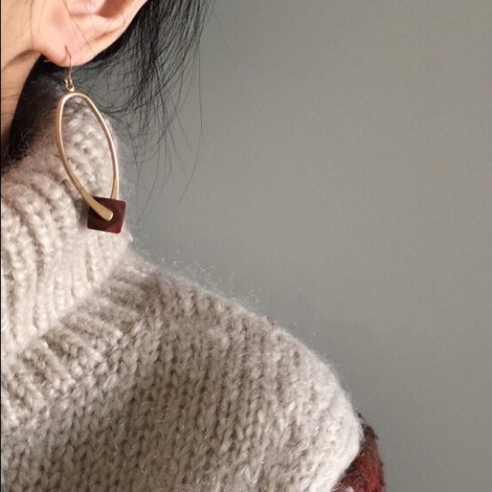 MOVING SALE Vintage look metallic loop ring - Picture 3 of 5